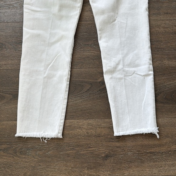 7 For All Mankind Jeans.  White.  Women’s size 31. - Picture 7 of 8